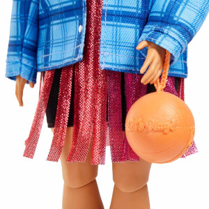 Barbie Extra Ekose Ceketli Bebek HDJ46