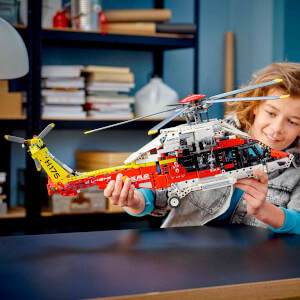 LEGO Technic Airbus H175 Kurtarma Helikopteri 42145
