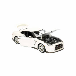 1:18 Nissan GT-R R35 2009 Model Araba