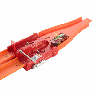 Hot  Wheels Süper Atlayış Yarış Seti BGJ24