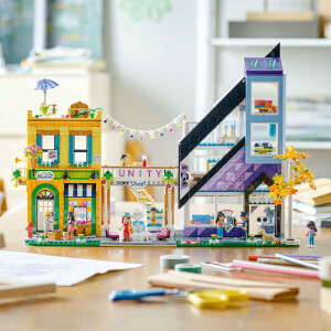 LEGO Friends Şehir Merkezi Çiçek ve Tasarım Dükkanları 41732