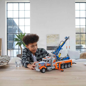 LEGO Technic Ağır Yük Çekici Kamyonu 42128