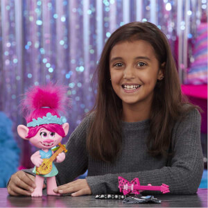 Trolls World Tour Şarkı Söyleyen Poppy E9411