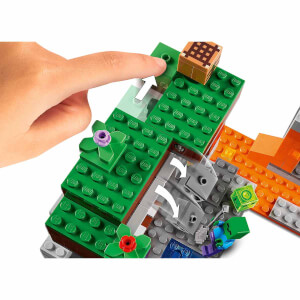 LEGO Minecraft Terk Edilmiş Maden 21166