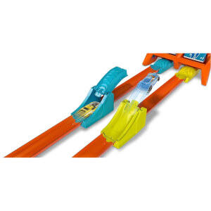 Hot Wheels Yüksek Skor Atlayışı Oyun Seti GBF89