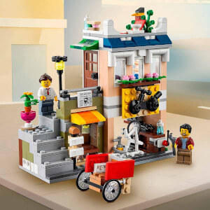 LEGO Creator 3’ü 1 Arada Şehir Merkezi Makarna Dükkanı 31131