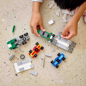 LEGO Creator Yarış Arabası Taşıyıcı 31113