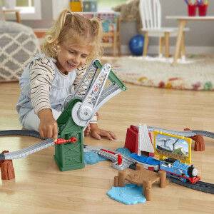Thomas & Friends Thomas ve Skiff Açılır Köprü Macerası Seti GWX09