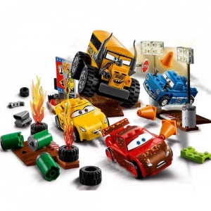 LEGO Juniors Thunder Hollow Çılgın 8 Yarışı 10744