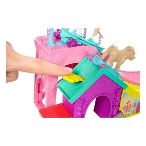 Barbie Chelsea'nin Kaykay Pisti FBM99