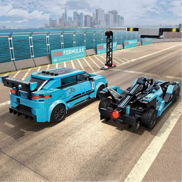 LEGO Speed Champions Formula E Panasonic Jaguar Racing GEN2 Araba ve Jaguar I-PACE eTROPHY 76898