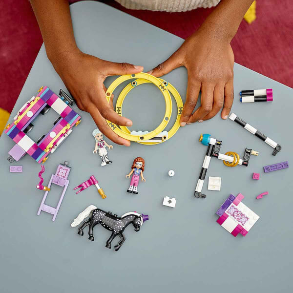 LEGO Friends Sihirli Akrobasi 41686