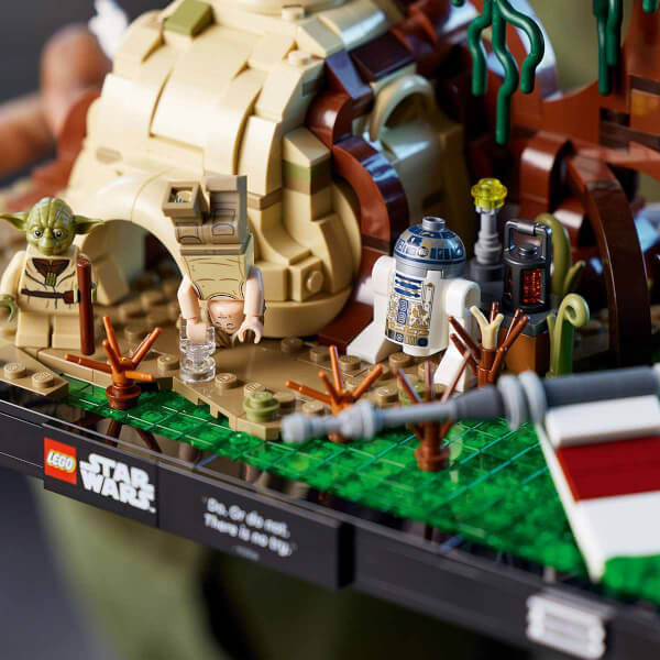 LEGO Star Wars Dagobah Jedi Eğitimi Diyoraması 75330 