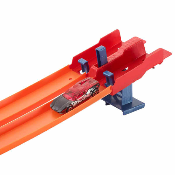 Hot  Wheels Süper Atlayış Yarış Seti BGJ24