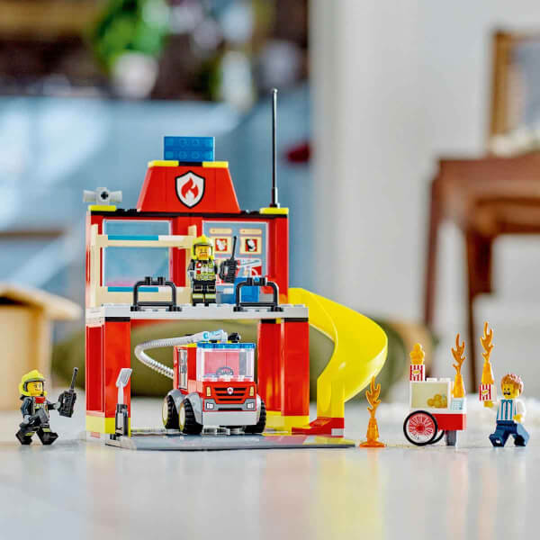 LEGO City İtfaiye Merkezi ve İtfaiye Kamyonu 60375