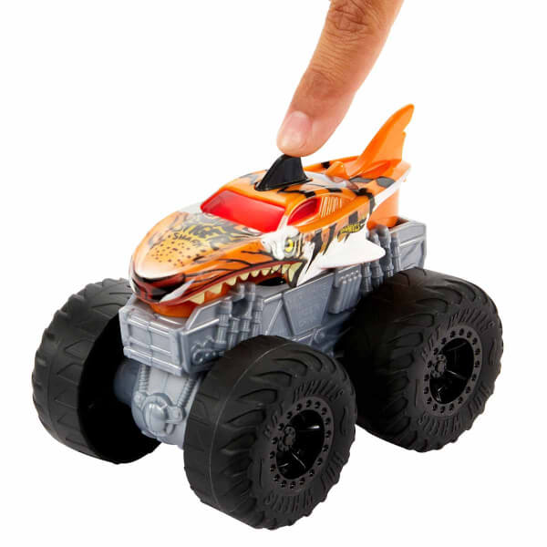 Hot Wheels Monster Trucks Kükreyen Arabalar Serisi HDX60