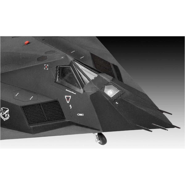 Revell 1:72 F-117 Stealth Fighter Uçak 3899