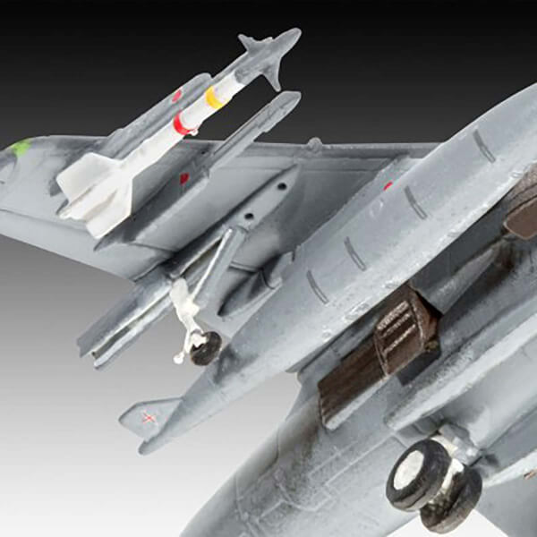 Revell 1:144 Bae Harrier GR7 Uçak VBU63887