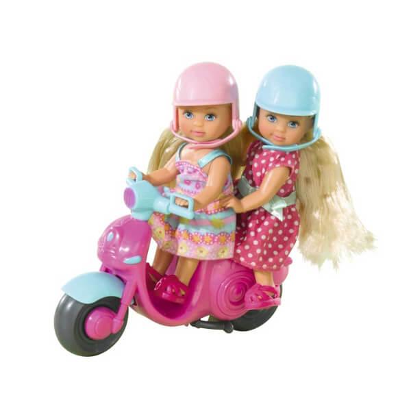 Evi'nin Scooter Eğlencesi