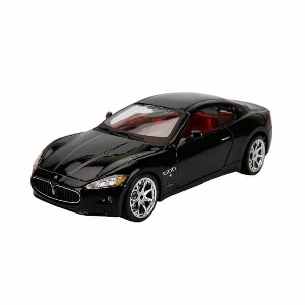 1:24 Maserati Granturis Araba