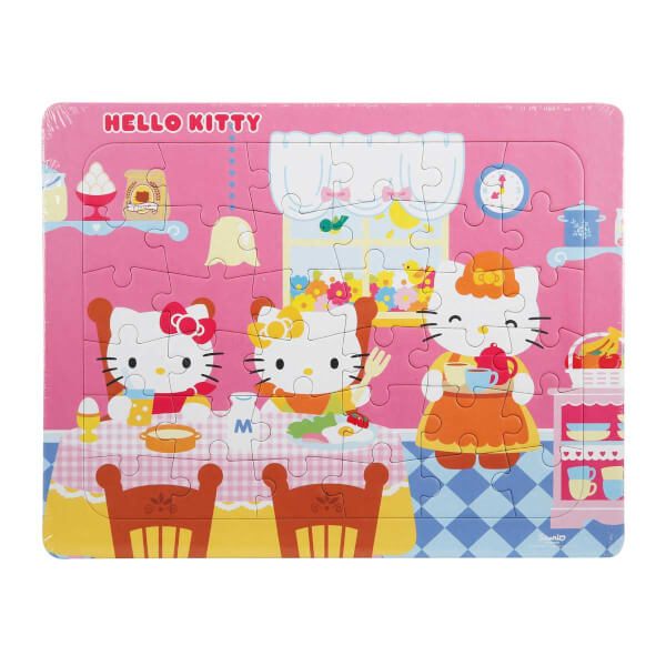 36 Parça Puzzle : Hello Kitty Yemekte