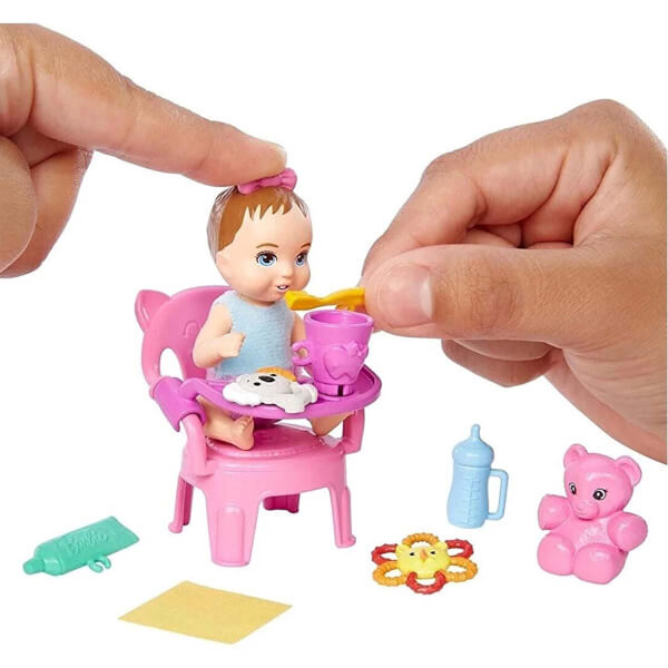 Barbie Bebek Bakıcısı Özellikli Minik Bebekler GHV83