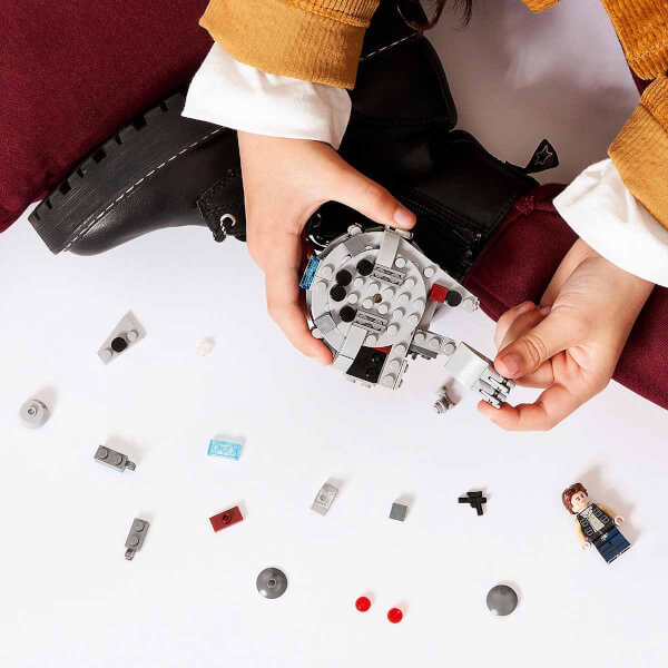 LEGO Star Wars Milenyum Şahini Mikro Savaşçı 75295