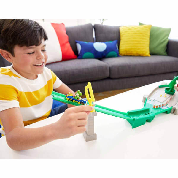 Hot Wheels Mario Kart Çılgın Yaratıklar Oyun Seti GCP26