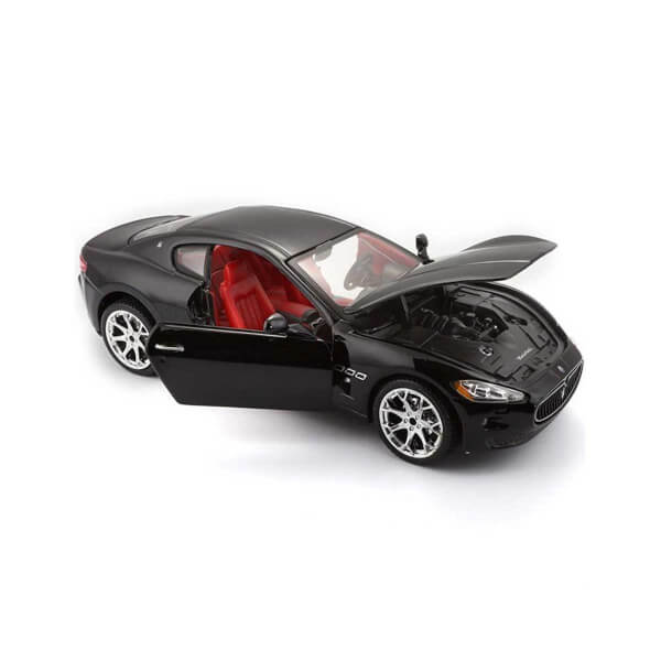 1:24 Maserati Granturis Araba