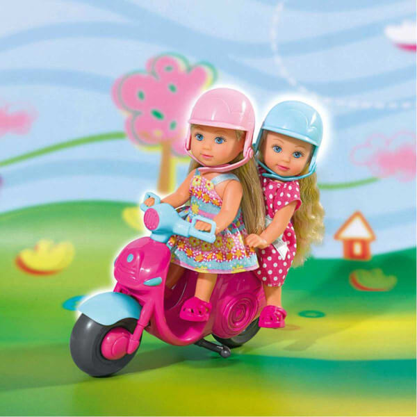 Evi'nin Scooter Eğlencesi