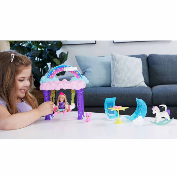 Barbie Dreamtopia Chelsea ve Eğlenceli Dünyası Oyun Seti GTF48